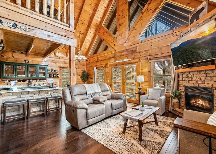Near Dollywood With Pool Table-Hot Tub-Fire Pit-Game Room