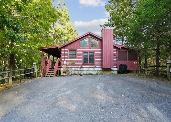 Suits Us By Venture Smoky Mountains